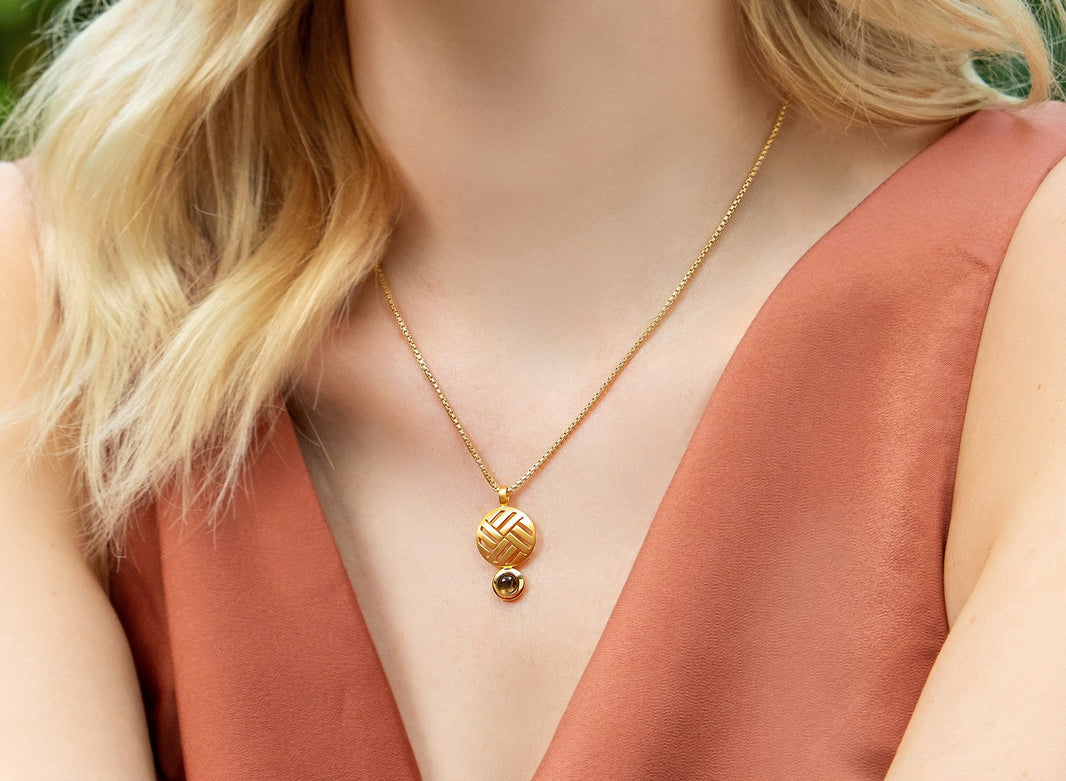 925/- pendant, gp satin/pol., sq 0,99ct