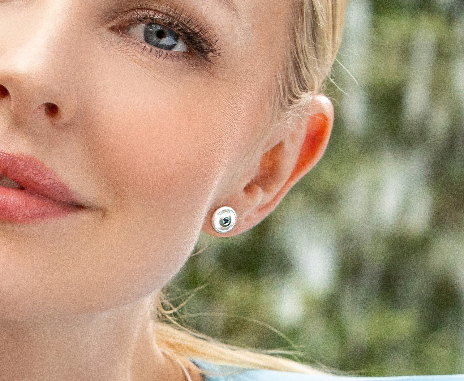 925/- Ohrringe mattiert, Topas London Blue 0,14ct - Nicht rhodiniert
