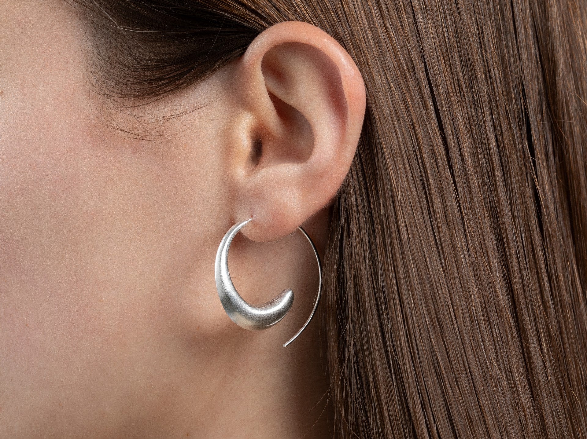 NOK 925 matte ear hanger