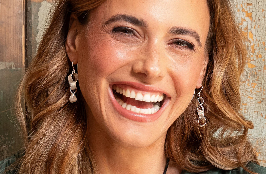 925/- ear hanger brushed