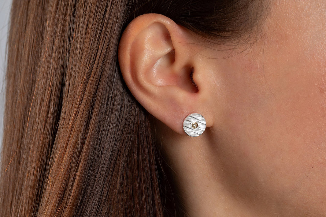 925/- Earrings, fg, textured/glossy, br 0.02ct