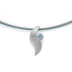 925/- Anhänger, rhodi., matt, Blautopas 0,14ct