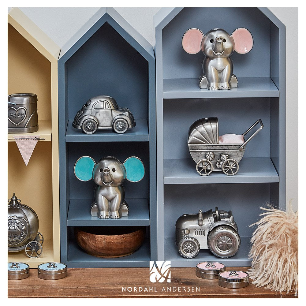 Fortinnet sparebøsse dukkevogn