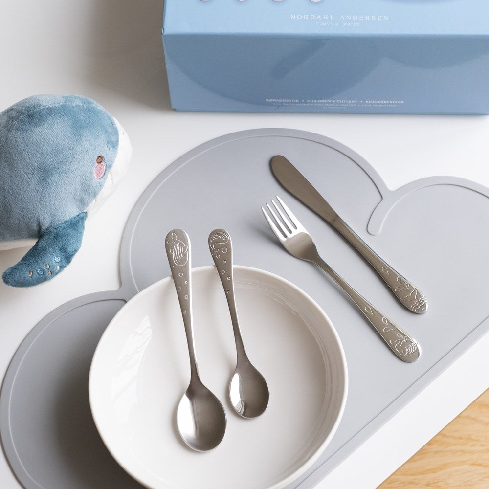 Rustfrit stål bestik m. hval inkl. bamse