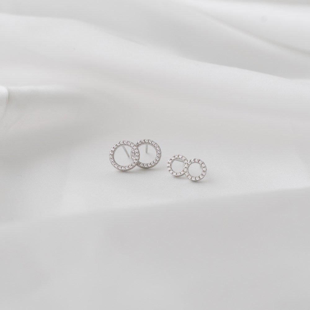 Silver earrings ANNANOR circle with cz. 10 mm