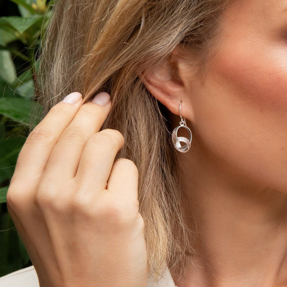 925/- ear hangers brushed/polished