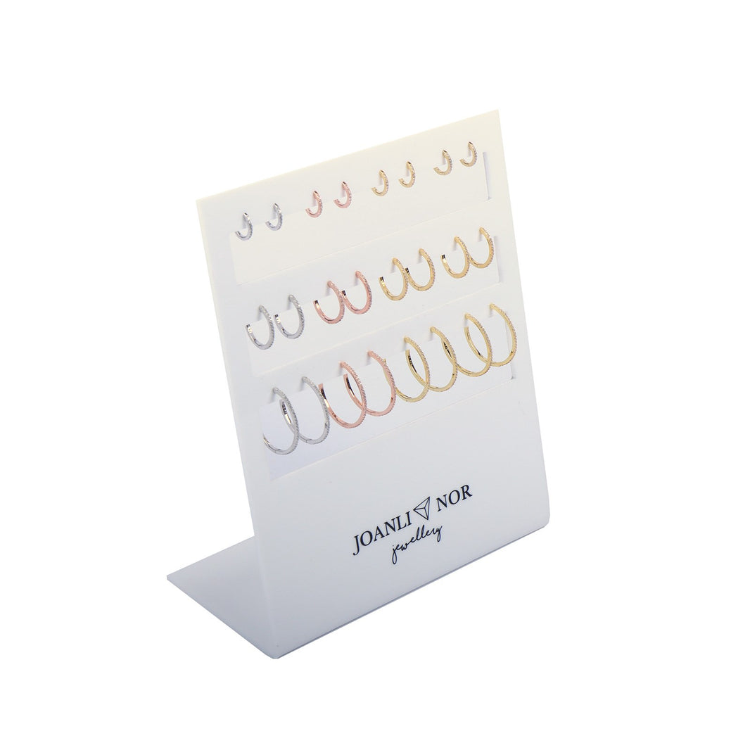 Joanli Nor Display JUNENOR og HELLENOR