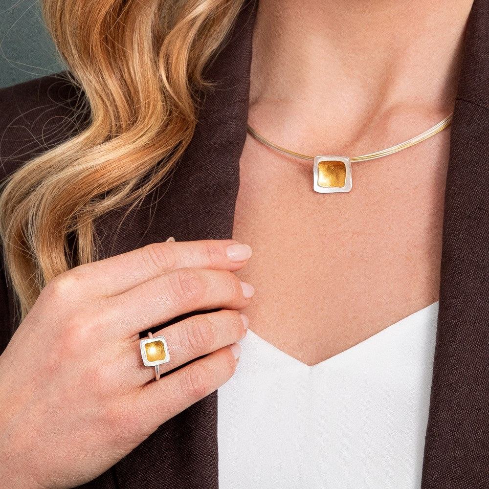 925/- ring, delvis fg., børstet