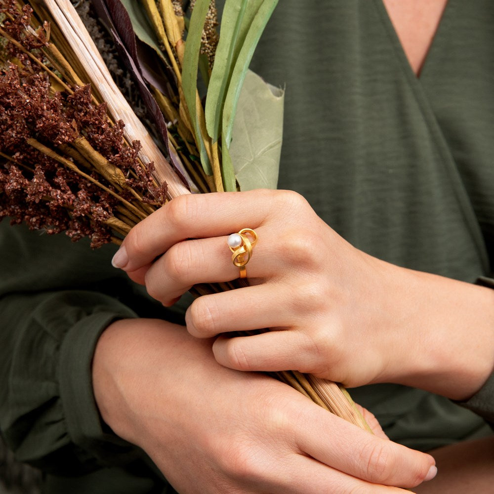 925/-ring,fg., mat, ferskv.perle 1,37ct