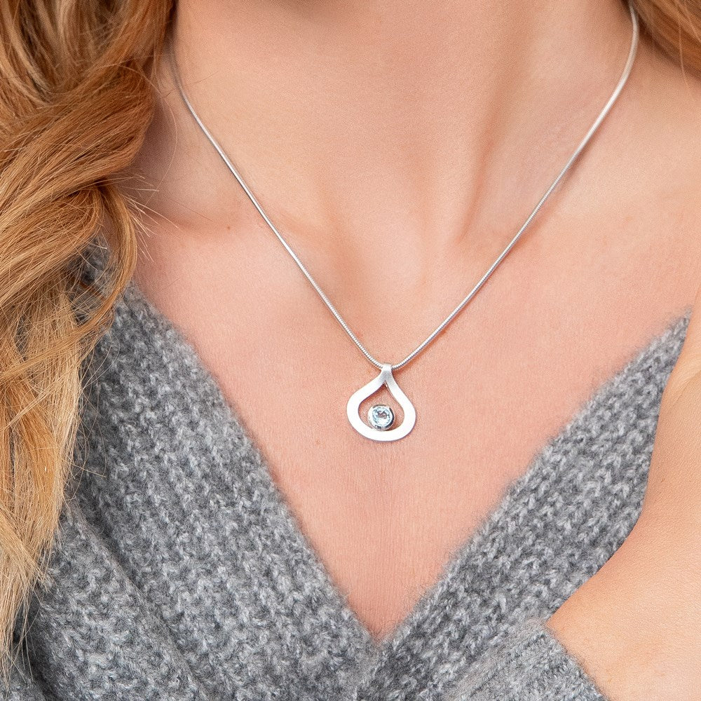 925/- vedhæng, mat, blå topaz 0,36ct - Ej rhodineret