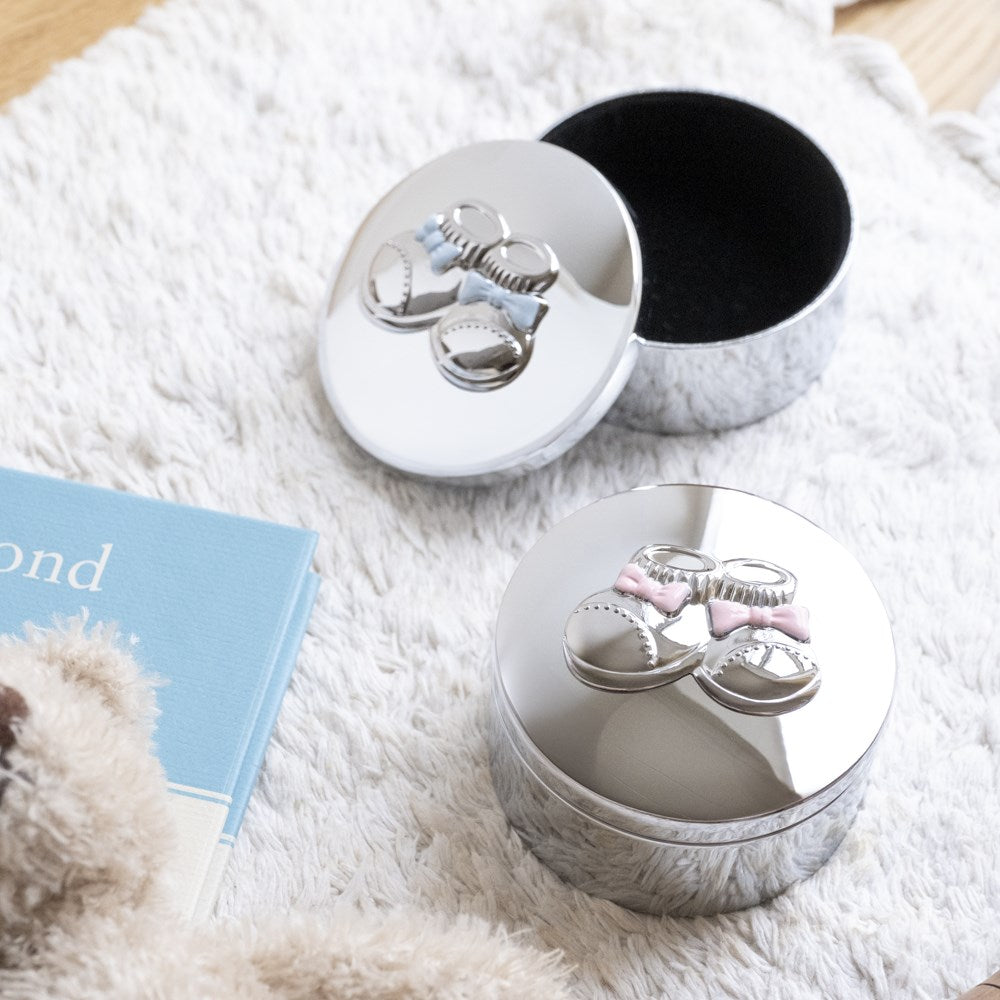 Chromeplated box w. shoes - pink