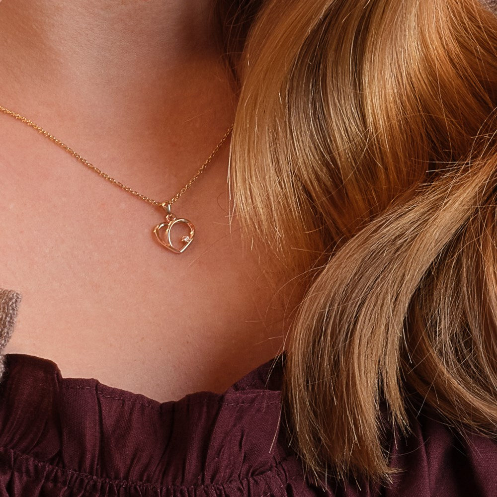 14kt. guld hjertevedhæng m. 0,015ct W/SI inkl. forg. kæde